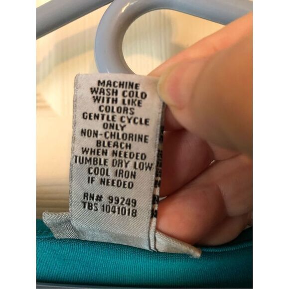 Catherine’s Polyester Teal Tank 4X - Picture 4 of 7